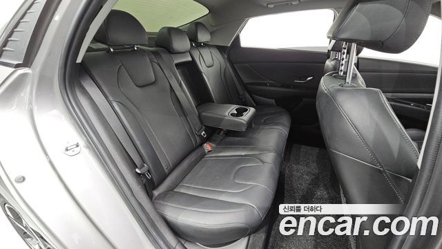 Hyundai AVANTE 2021 — photo 17