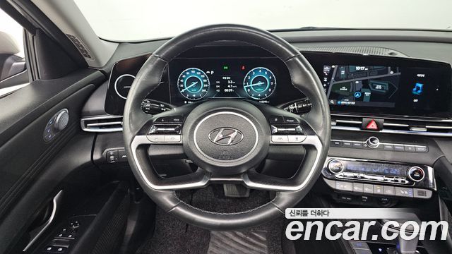 Hyundai AVANTE 2021 — photo 19