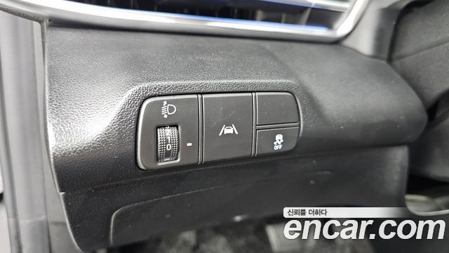 Hyundai AVANTE 2021 — photo 25