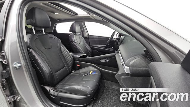 Hyundai AVANTE 2021 — photo 16
