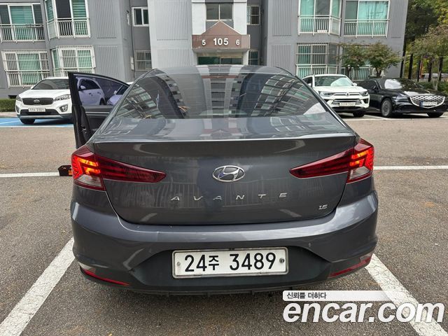 Hyundai AVANTE 2019 — photo 2