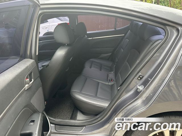 Hyundai AVANTE 2019 — photo 8
