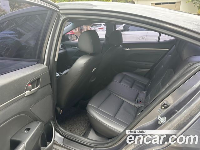 Hyundai AVANTE 2019 — photo 9