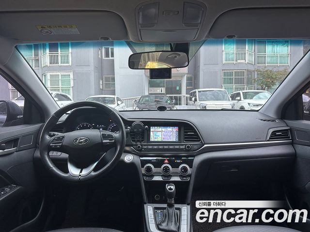 Hyundai AVANTE 2019 — photo 10