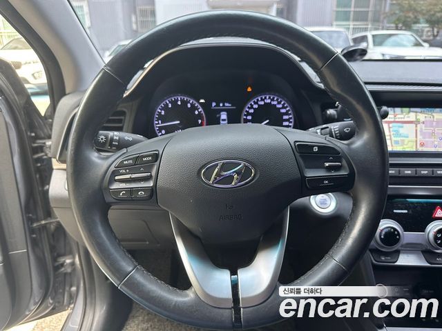 Hyundai AVANTE 2019 — photo 11