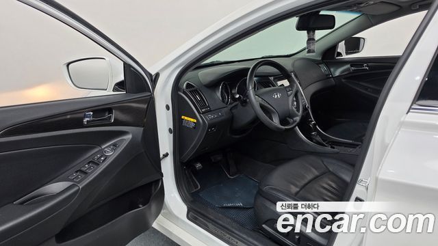 Hyundai Sonata 2012 — photo 13