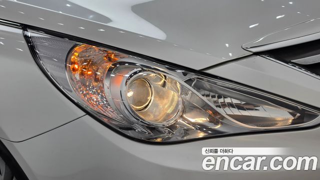Hyundai Sonata 2012 — photo 8