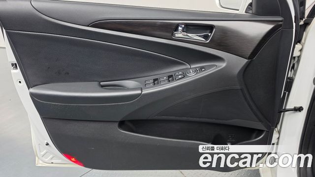 Hyundai Sonata 2012 — photo 14