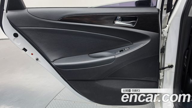 Hyundai Sonata 2012 — photo 15