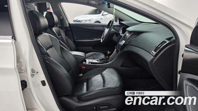 Hyundai Sonata 2012 — photo 16