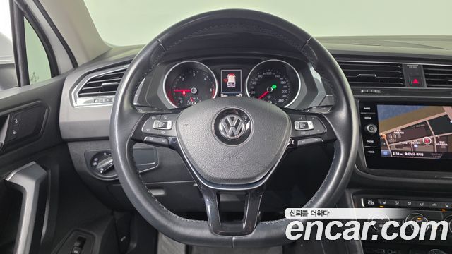 Volkswagen Tiguan 2020 — photo 19