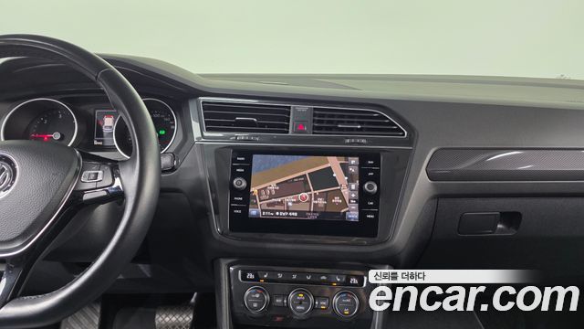 Volkswagen Tiguan 2020 — photo 20