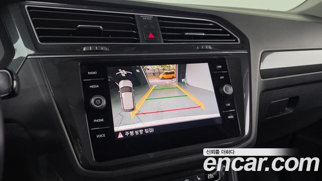 Volkswagen Tiguan 2020 — photo 24