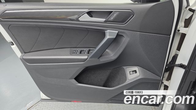 Volkswagen Tiguan 2020 — photo 14