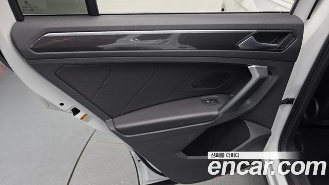 Volkswagen Tiguan 2020 — photo 15