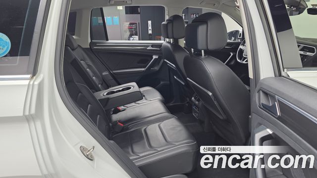 Volkswagen Tiguan 2020 — photo 16