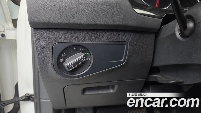 Volkswagen Tiguan 2020 — photo 28