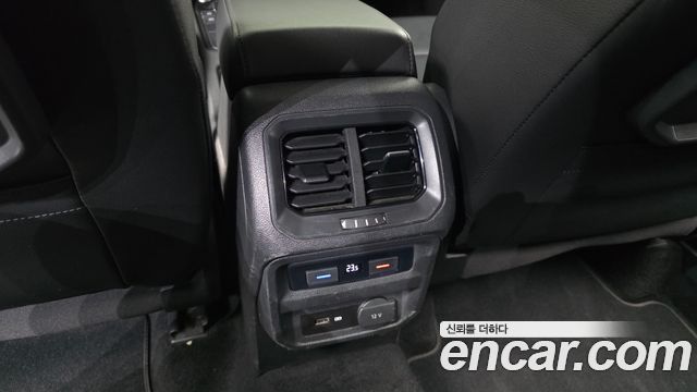Volkswagen Tiguan 2020 — photo 29