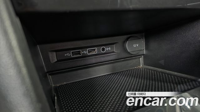 Volkswagen Tiguan 2020 — photo 30