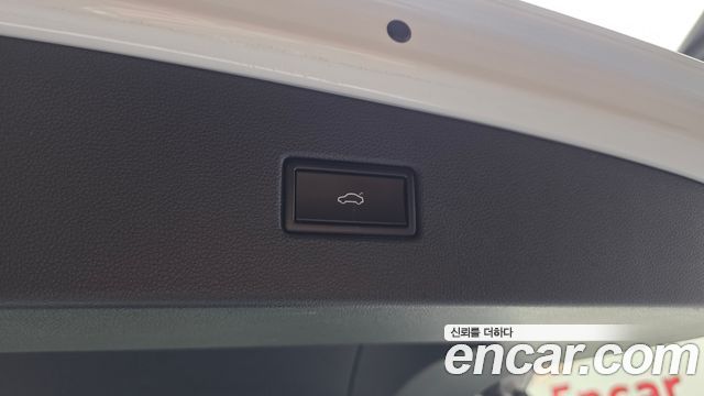 Volkswagen Tiguan 2020 — photo 32