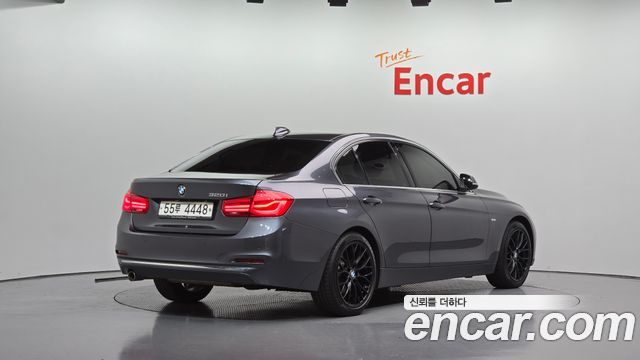 BMW 3-Series 2018 — photo 2
