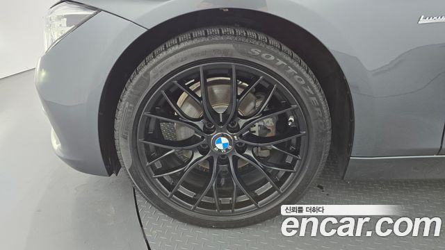 BMW 3-Series 2018 — photo 5