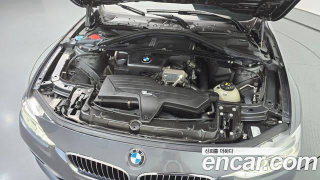 BMW 3-Series 2018 — photo 6