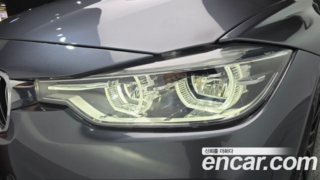 BMW 3-Series 2018 — photo 8