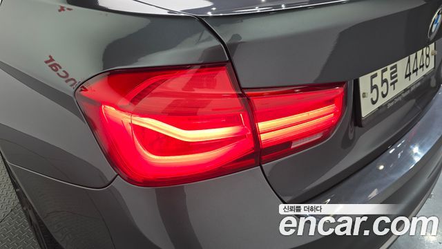 BMW 3-Series 2018 — photo 9