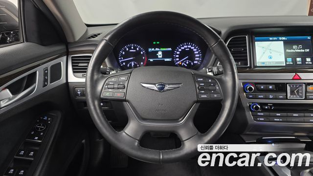 Genesis G80 2018 — photo 21