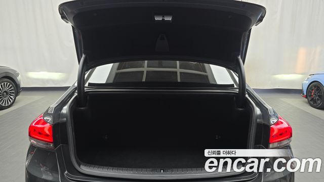 Genesis G80 2018 — photo 25