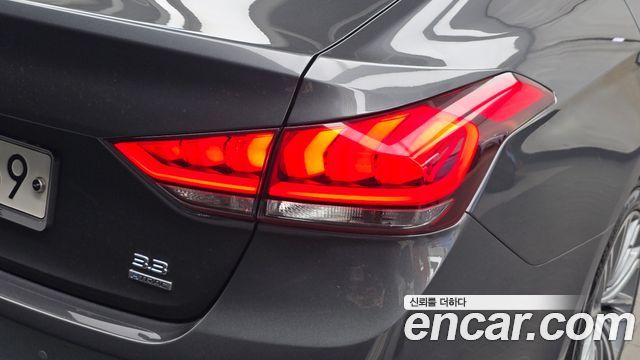 Genesis G80 2018 — photo 9