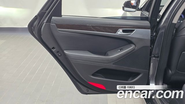 Genesis G80 2018 — photo 15