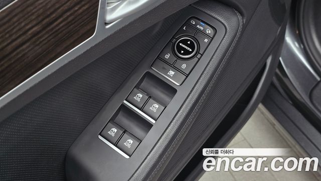 Genesis G80 2018 — photo 33