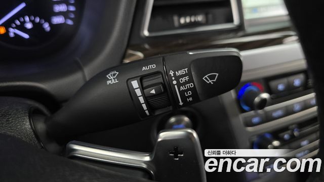 Genesis G80 2018 — photo 34