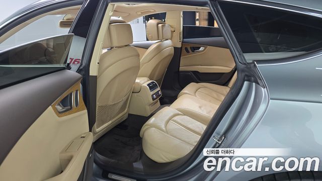 Audi A7 2013 — photo 17
