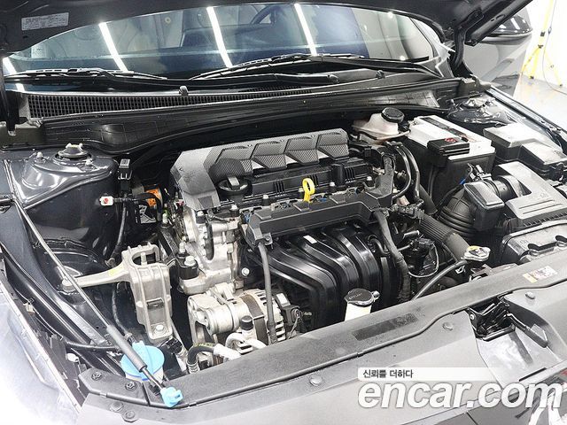 Hyundai AVANTE 2021 — photo 19