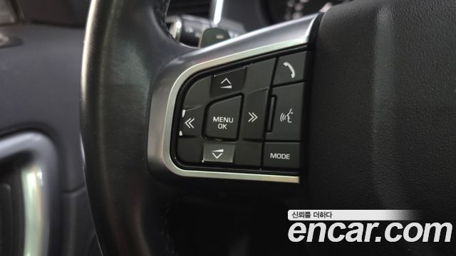 Land Rover Discovery Sport 2017 — photo 16