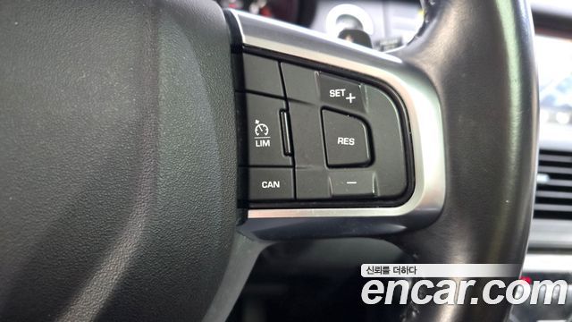 Land Rover Discovery Sport 2017 — photo 17