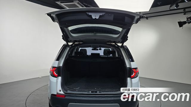 Land Rover Discovery Sport 2017 — photo 20