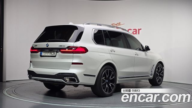 BMW X7 2021 — photo 2
