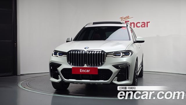 BMW X7 2021 — photo 3