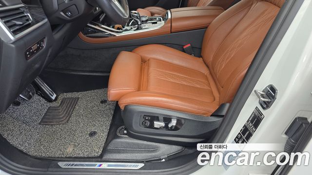 BMW X7 2021 — photo 23