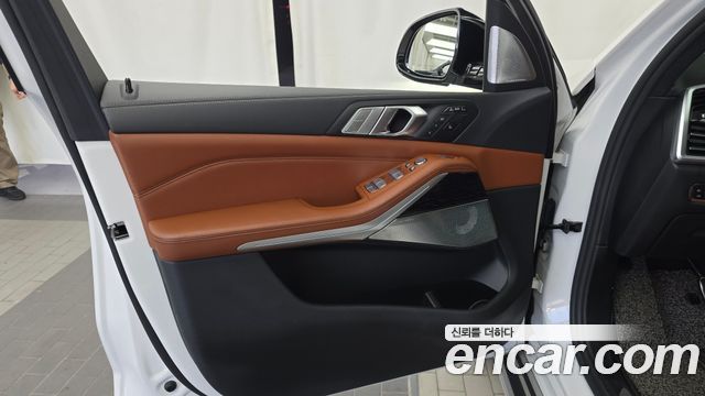 BMW X7 2021 — photo 14