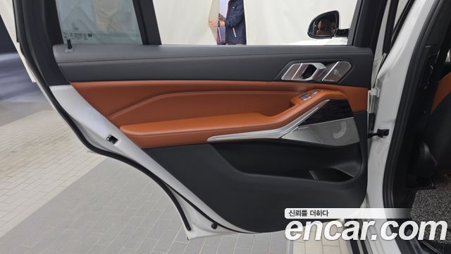 BMW X7 2021 — photo 15