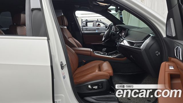 BMW X7 2021 — photo 16