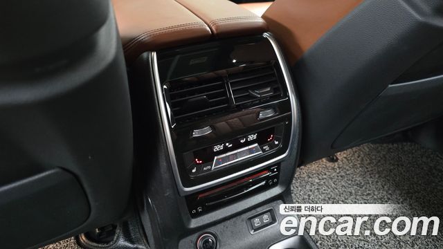 BMW X7 2021 — photo 31