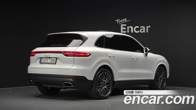 Porsche Cayenne 2021 — photo 2