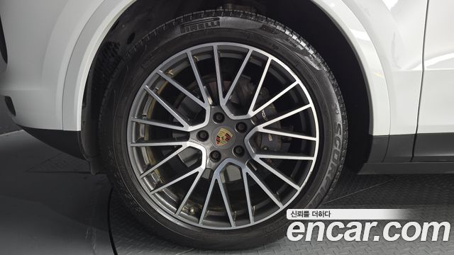 Porsche Cayenne 2021 — photo 5