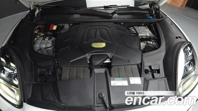 Porsche Cayenne 2021 — photo 6